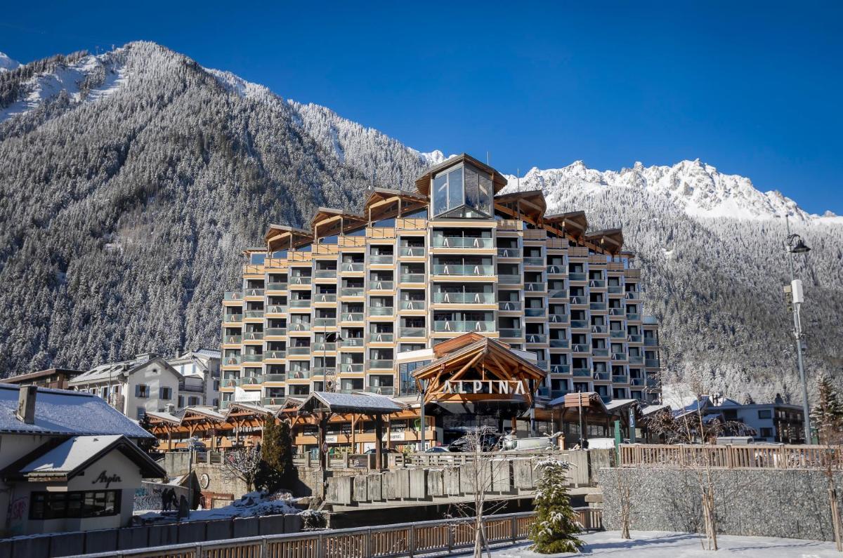 Vue générale sur la montagne ou vue sur la montagne depuis l'hôtel