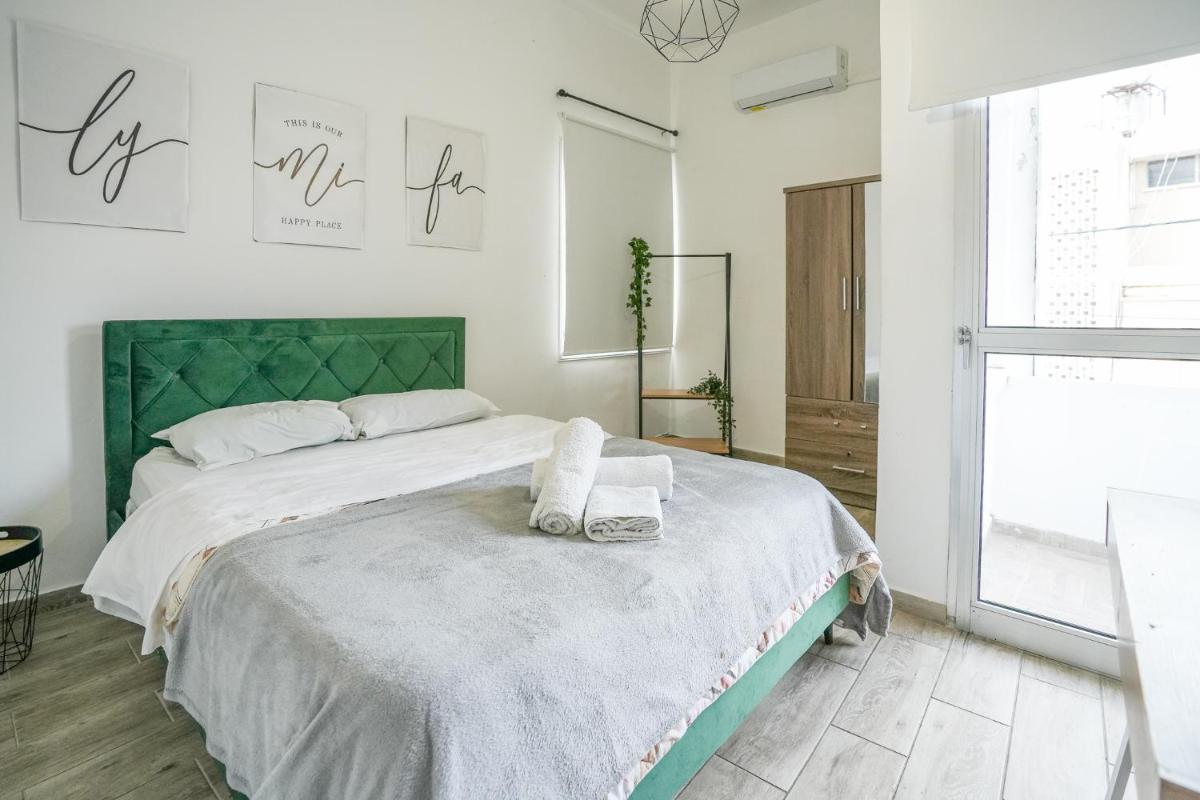 Modern Apartment Valentino GL144 - Housity