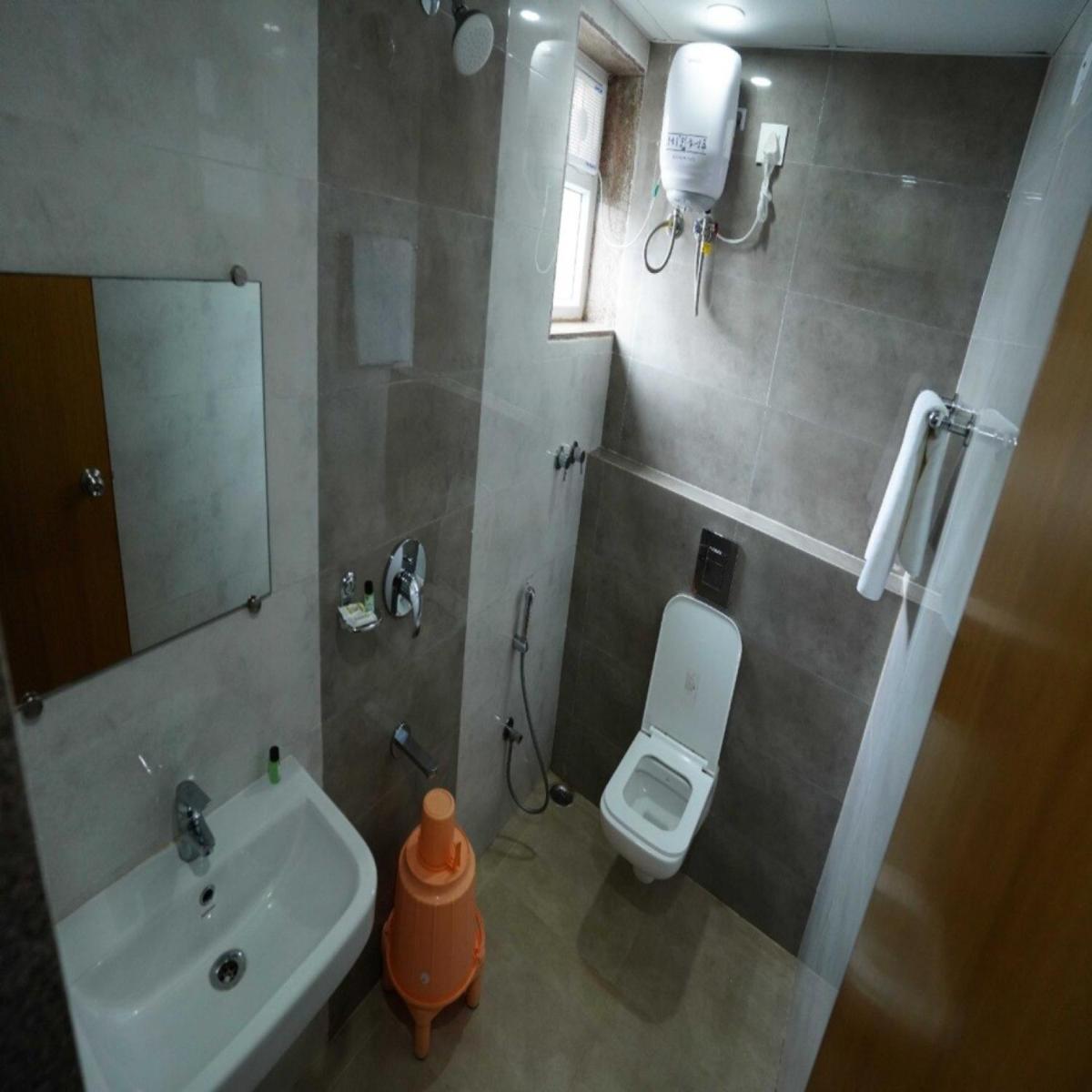 Happy Nest Guest Home - Housity