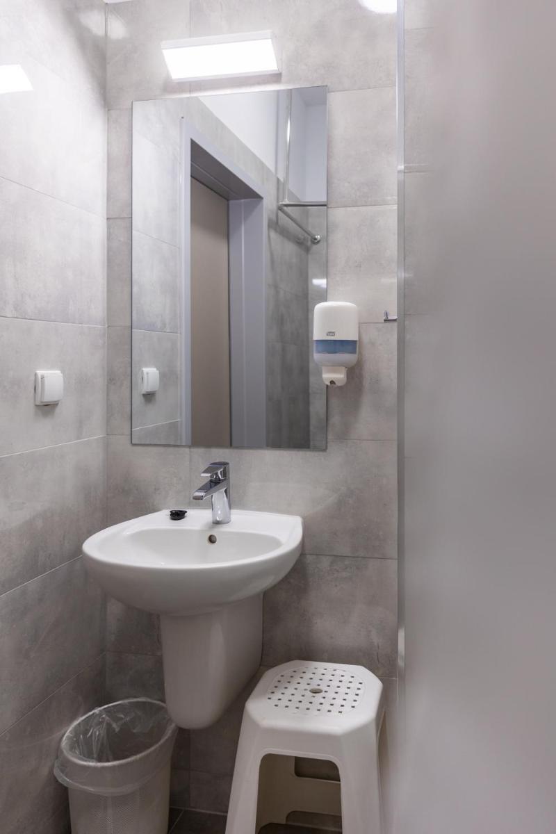 Pokoje gościnne OSiR - Housity