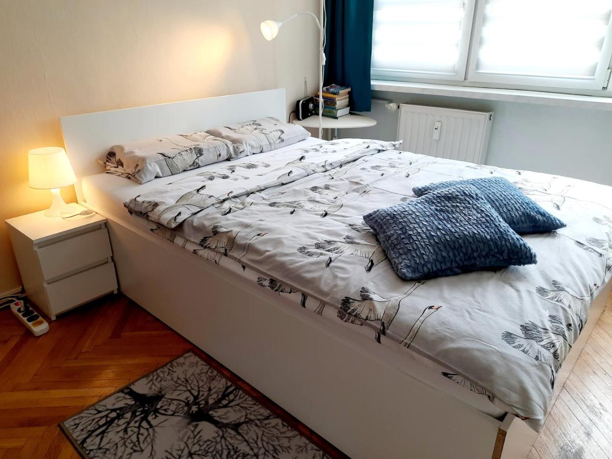 "Sady Flat" - Housity