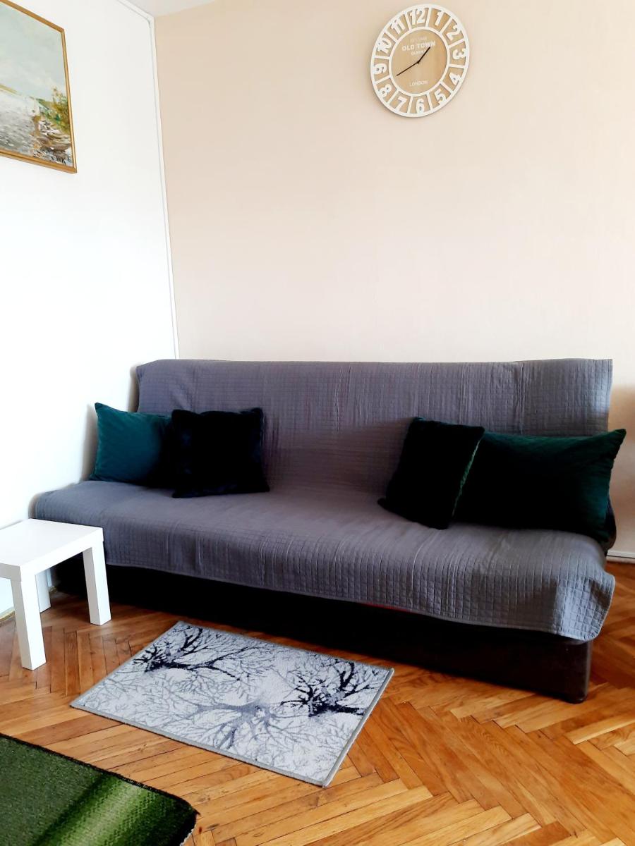 "Sady Flat" - Housity