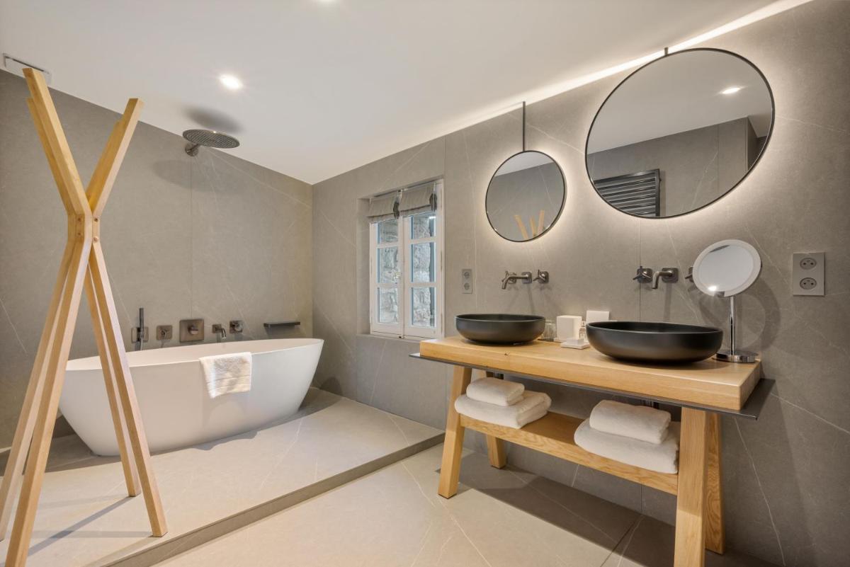Salle de bains dans l'établissement Château de la Gaude