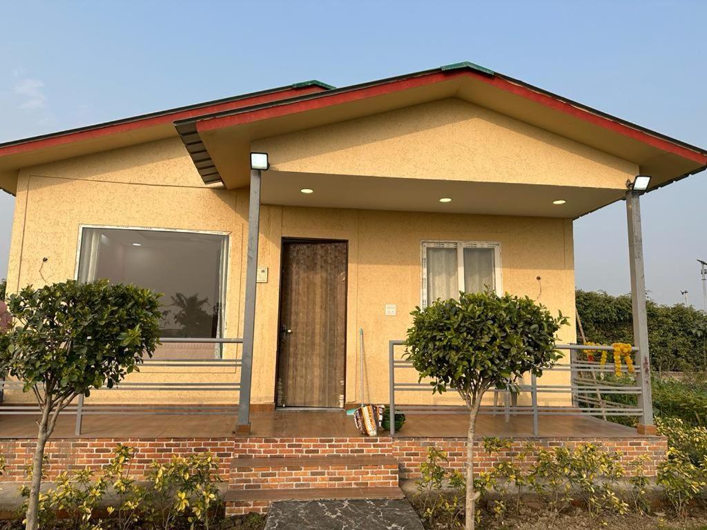 Suitetrails - Serene, charming and party friendly Farmhouse sec 150 Noida