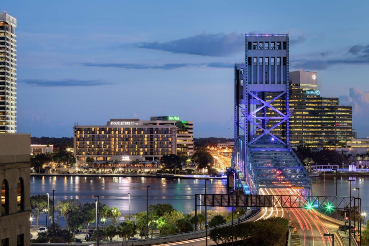 DoubleTree by Hilton Jacksonville Riverfront, FL - Hizvo