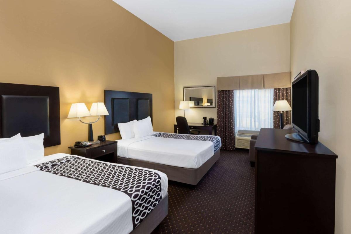 La Quinta by Wyndham Houston New Caney - Housity