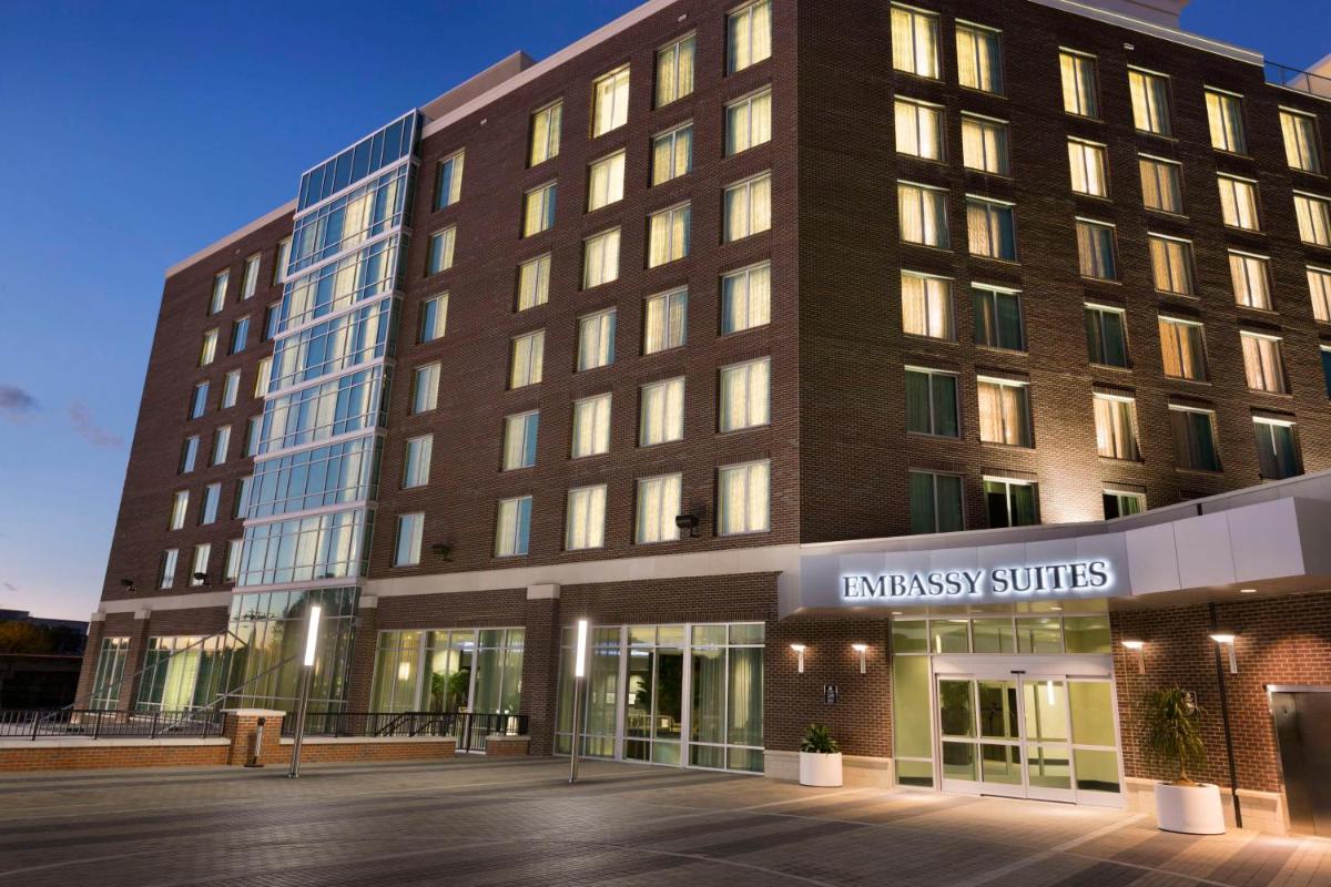 Embassy Suites by Hilton Greenville Downtown Riverplace - Housity