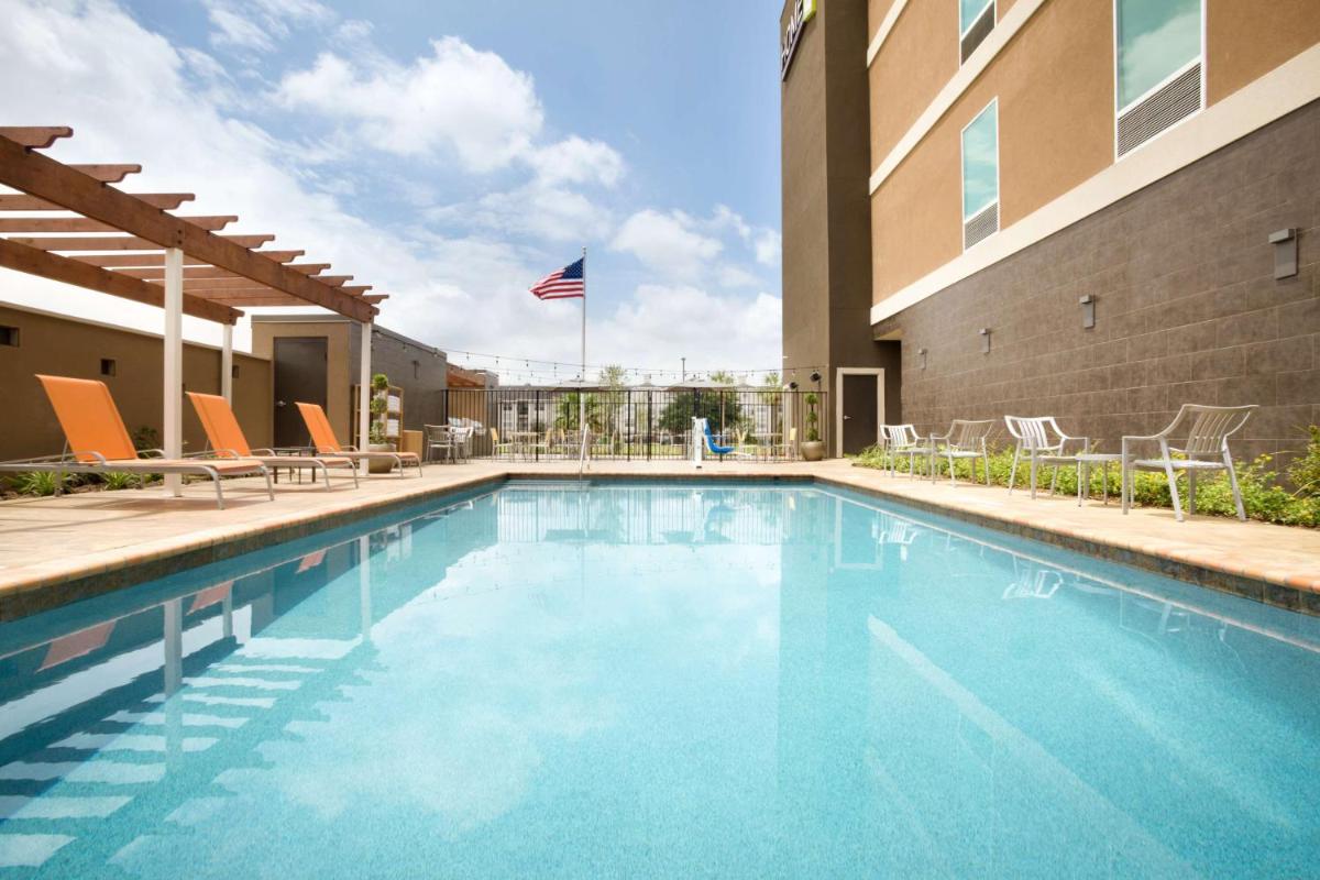 Home2 Suites by Hilton Houston Webster - Housity
