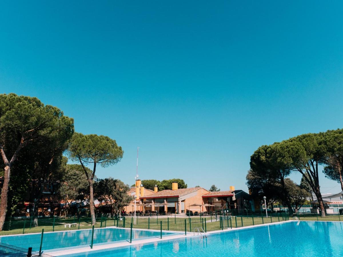 Hotel Restaurante El Montico - Housity