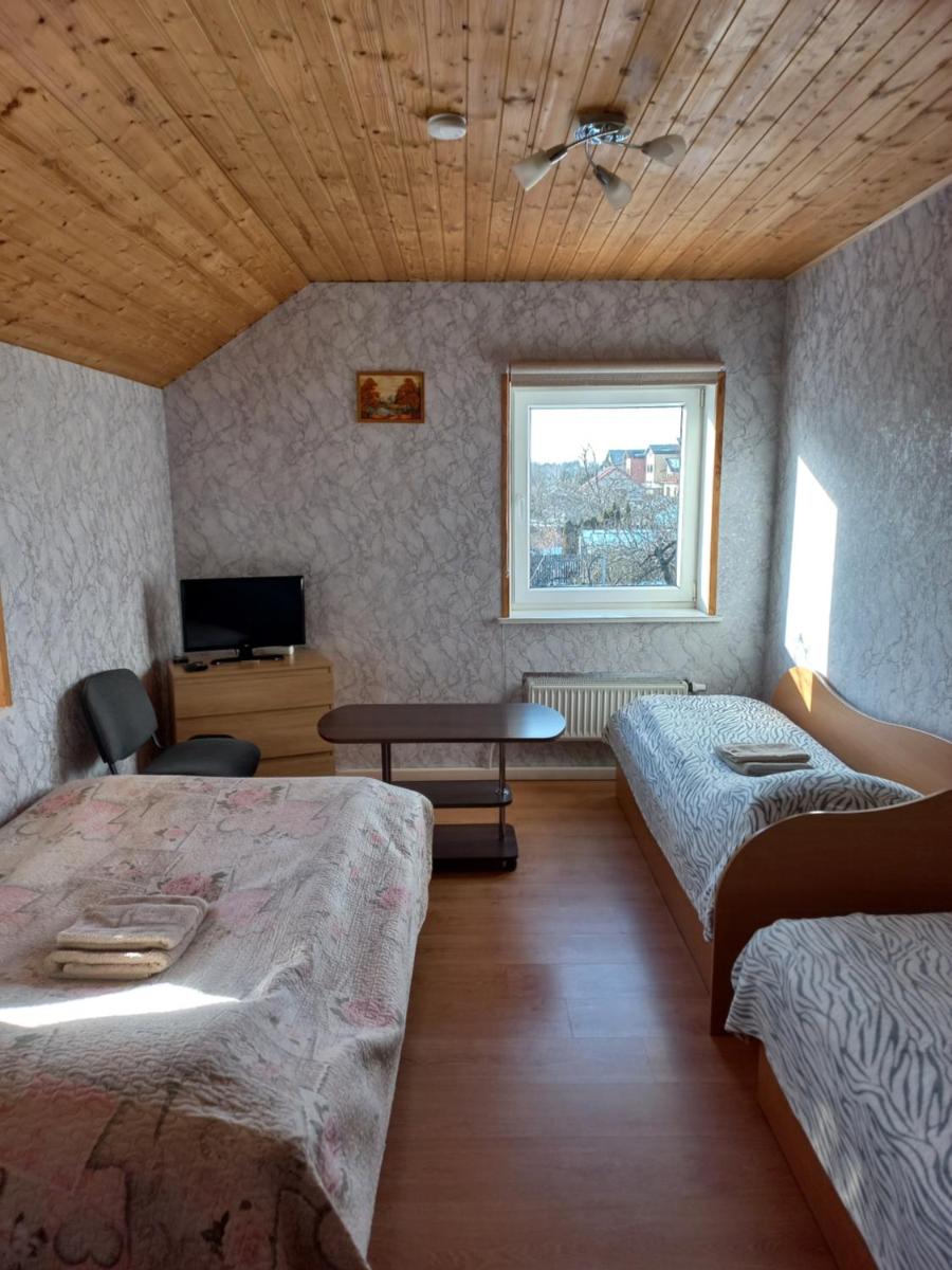Ginto nakvynės namai - Housity