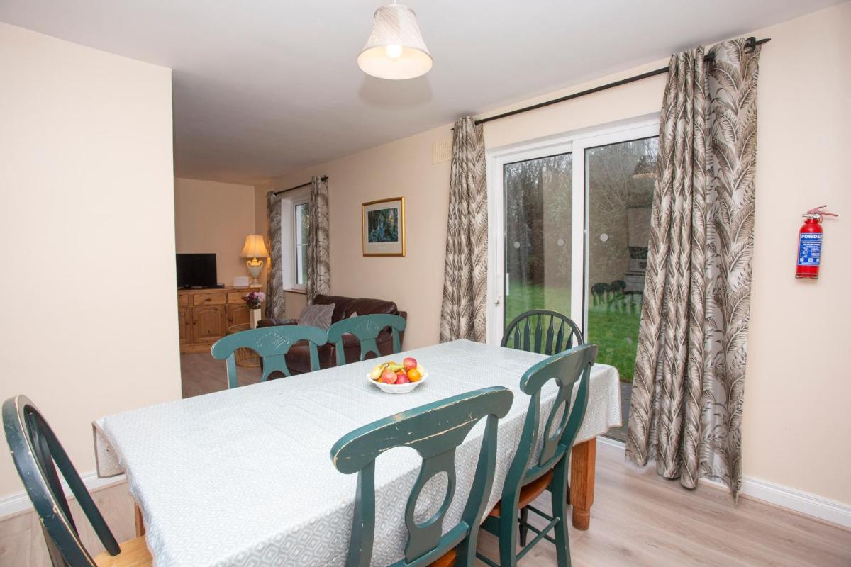 Brittas Bay Holiday Village No 32 - Housity