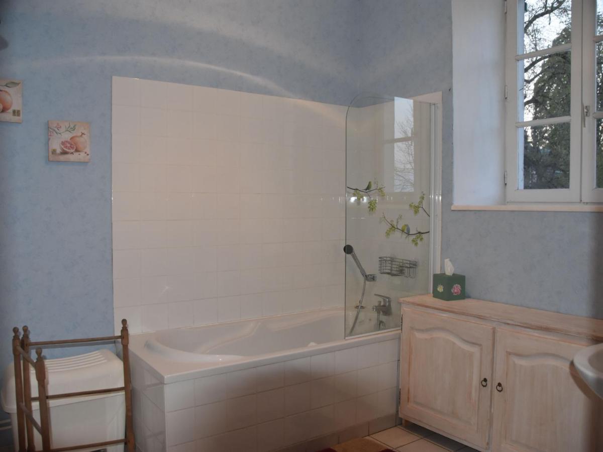 Gîte Charmant au Cœur de la Nature près du Mans, 6 Pers., Domaine Historique - FR-1-410-319 - Hizvo
