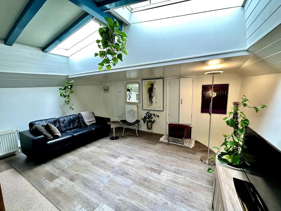 Suitetrails - Houseboat in Amsterdam