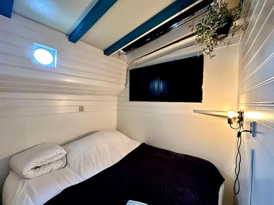 Suitetrails - Houseboat in Amsterdam