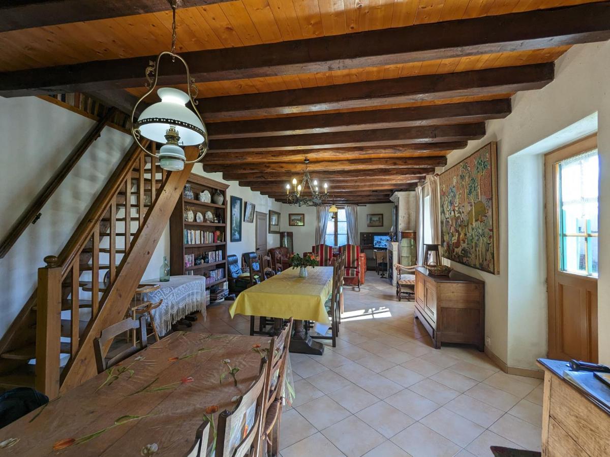 Gîte Saint-Amand-sur-Ornain, 4 pièces, 6 personnes - FR-1-585-56 - Housity
