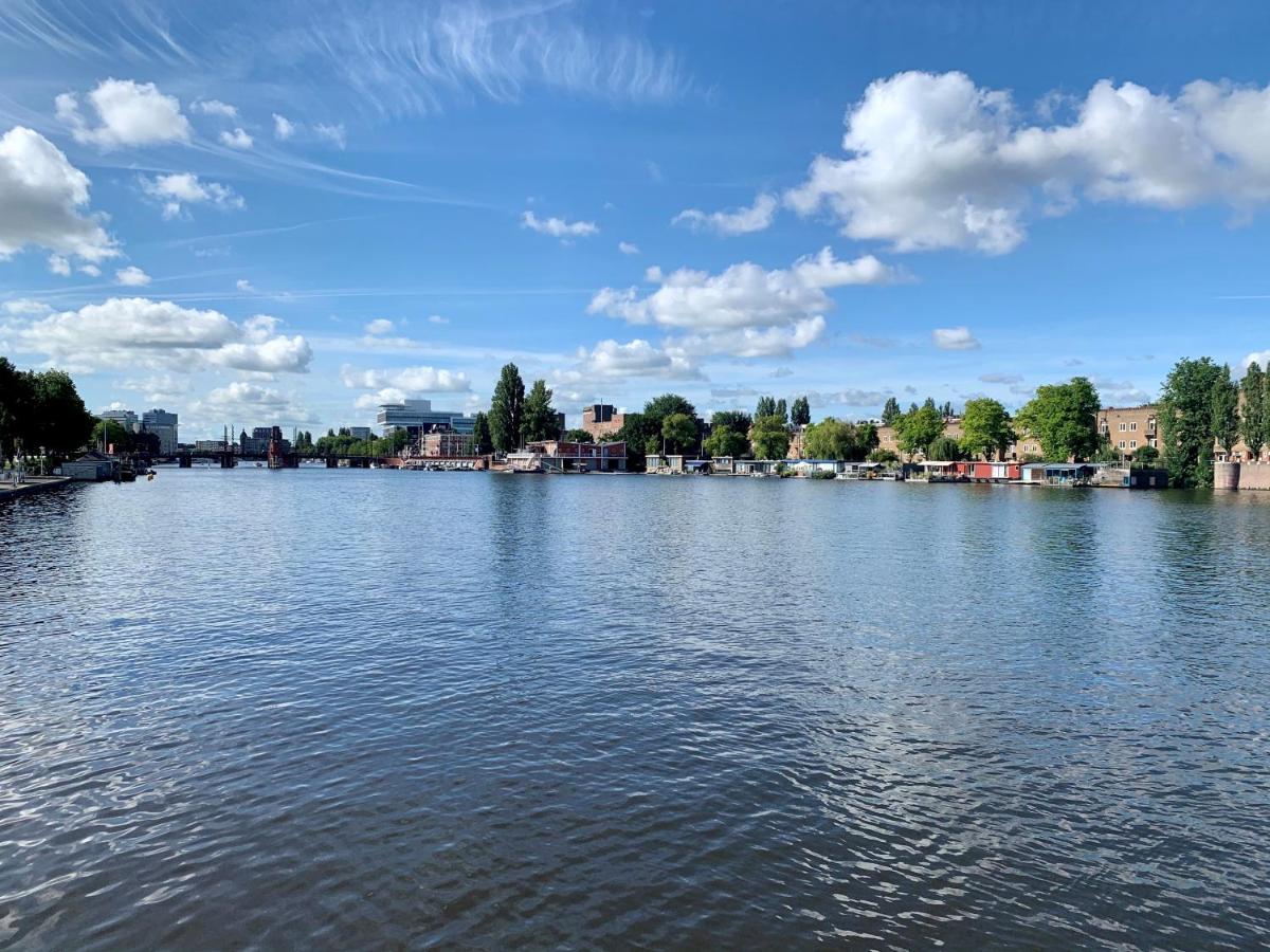 Houseboat in Amsterdam - Housity