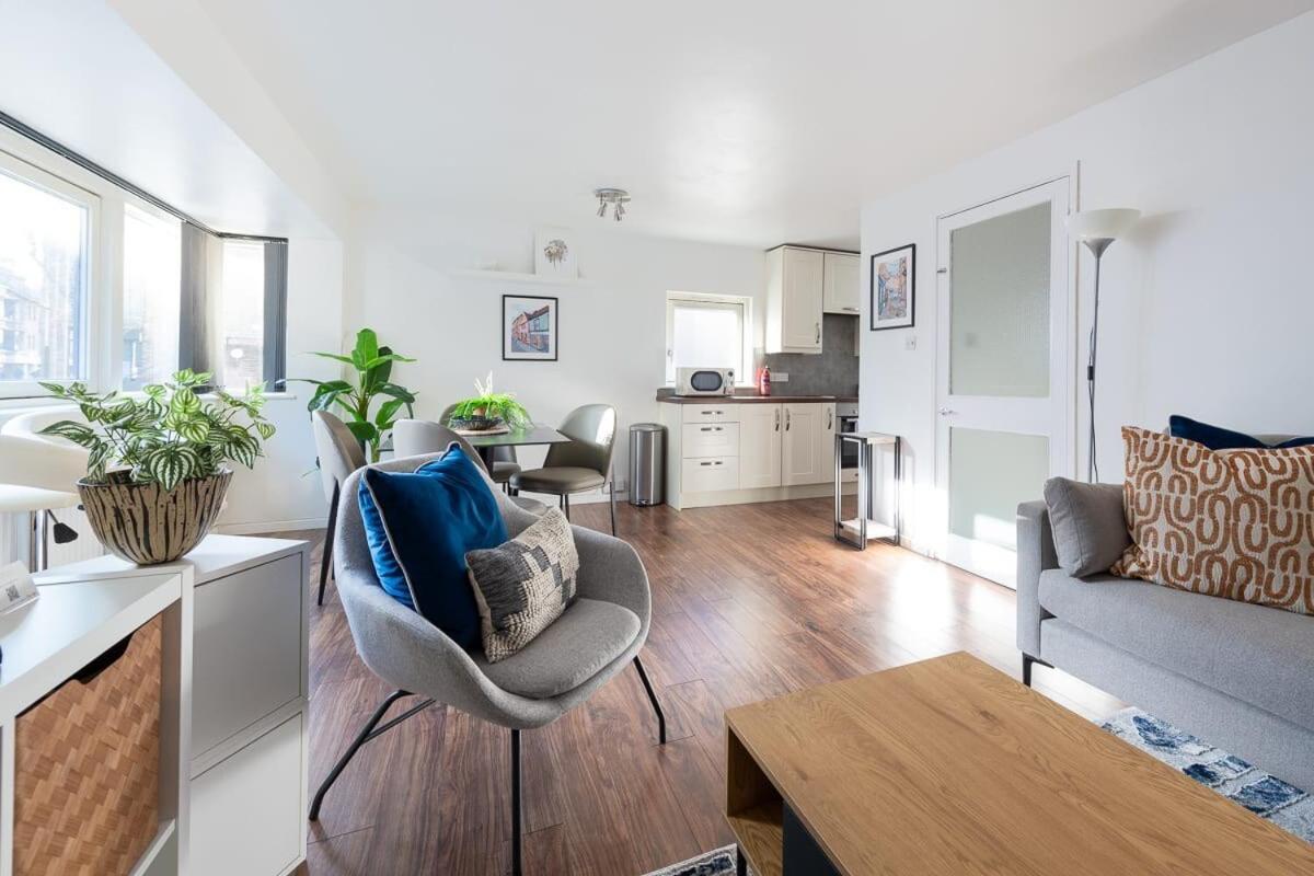 City Center,2 Bedroom Apartment with Parking - Housity