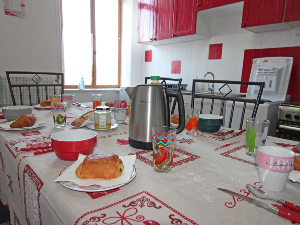 Appartement spacieux, cheminée décorative, parking privé, proche commodités - FR-1-589-390 - Housity