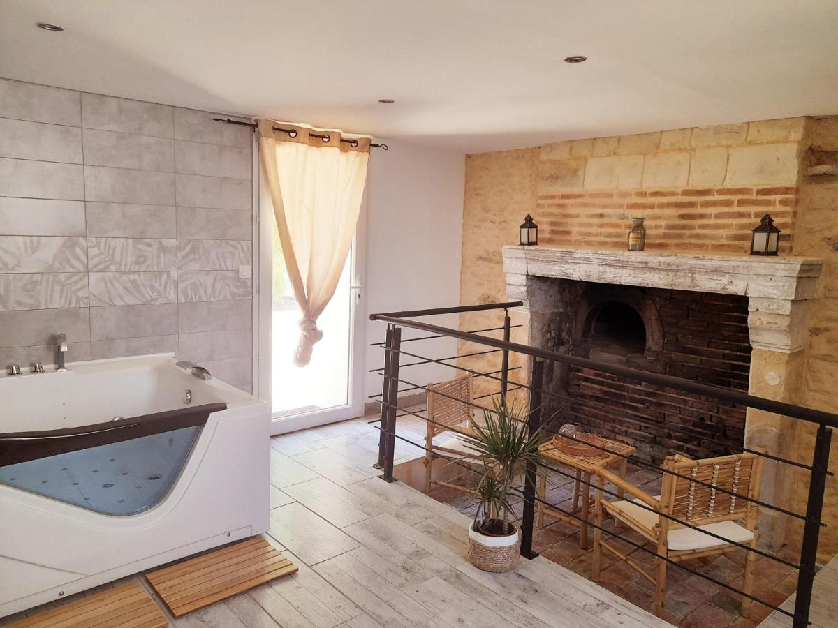 Gîte de charme rénové avec jardin clos, baignoire balnéo et proche d'Angers - FR-1-622-27 - Housity