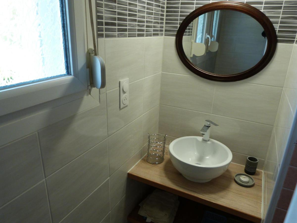 Gîte tout confort au bord de la Meuse avec jardin et activités familiales à proximité - FR-1-585-82 - Housity