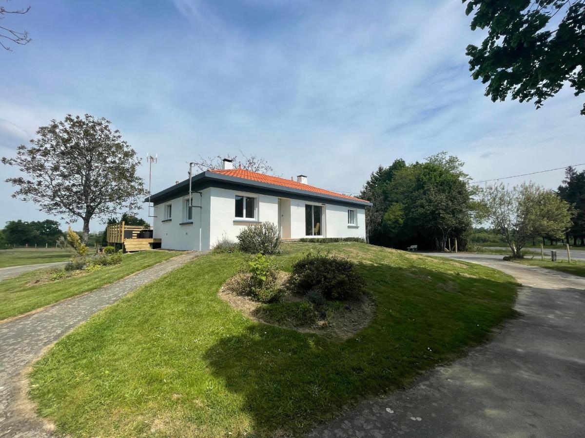 Maison contemporaine rénovée avec étang privé et terrasse, proche plage - 3 chambres, wifi inclus - FR-1-426-517 - Housity
