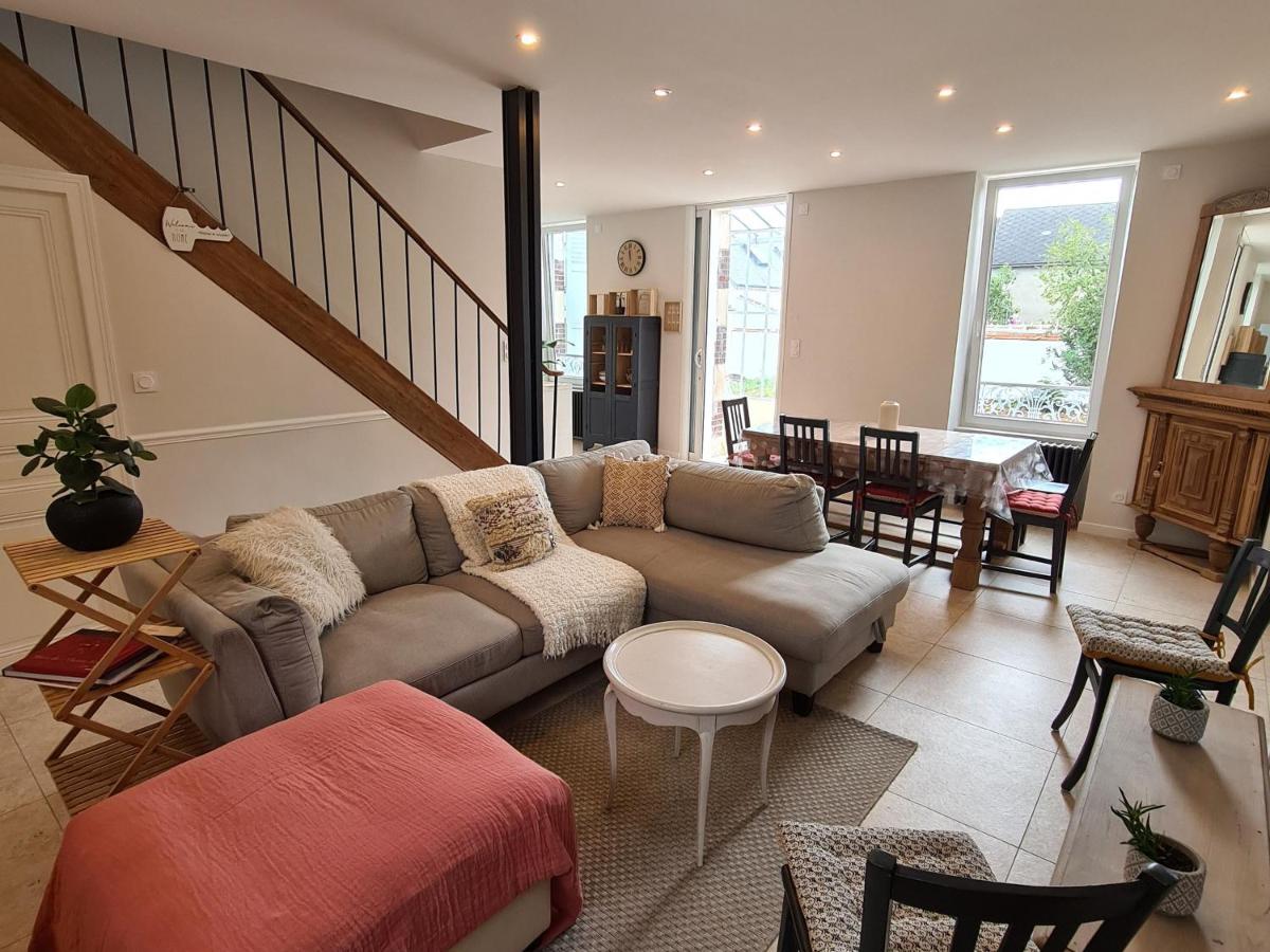 Gîte Familial avec Jardin Clôturé, Proche d'Orléans, Idéal pour Séjours entre Amis ou Collègues - FR-1-590-255 - Housity