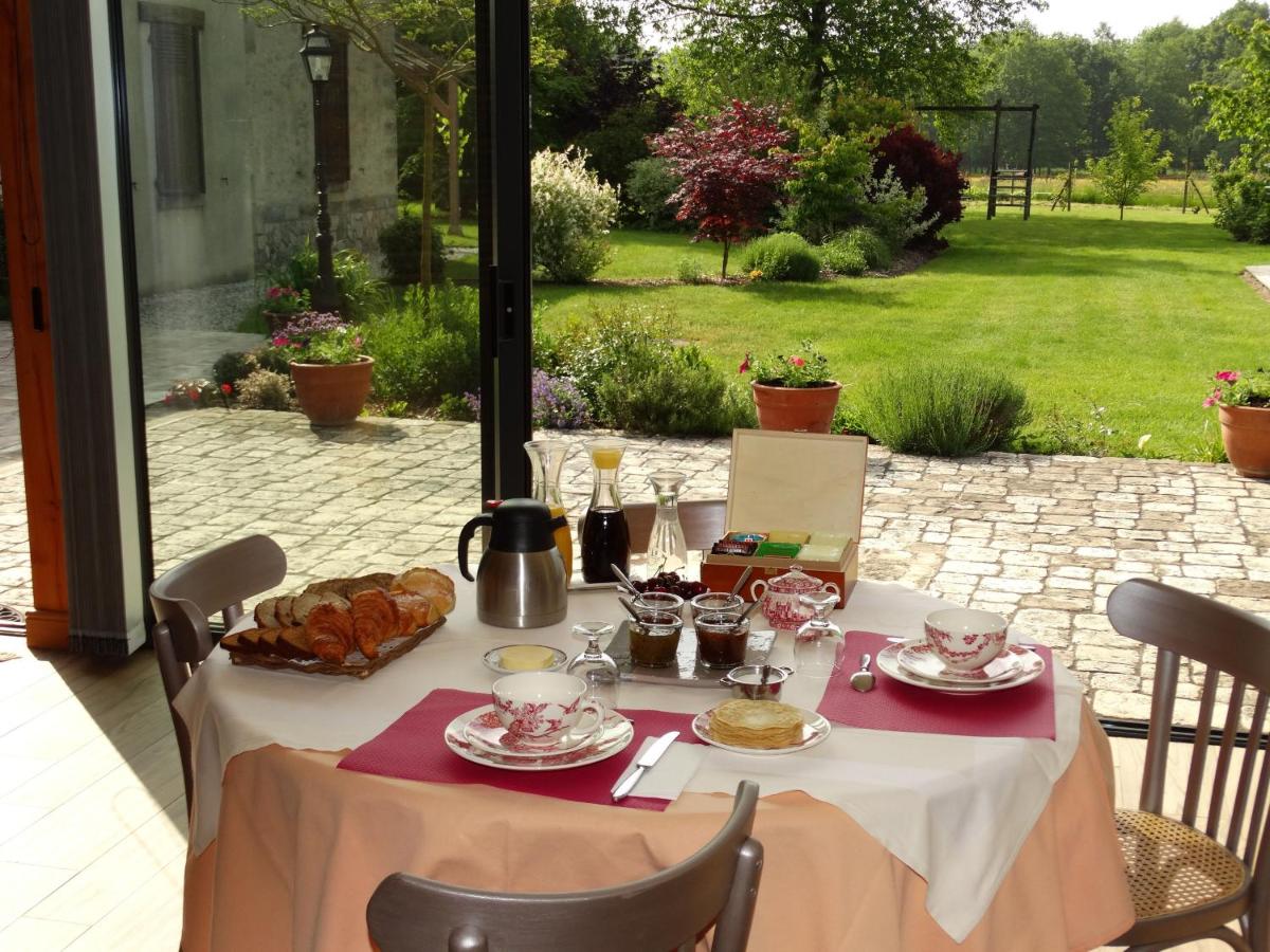 Chambre familiale au cœur de la nature avec jardin et piscine privée, idéale pour explorer le Loiret - FR-1-590-265 - Housity