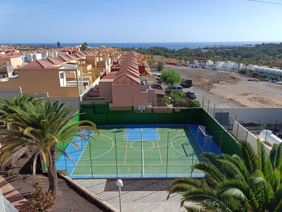 Instalaciones para jugar a tenis o squash en Kn Hotel Matas Blancas - Solo Adultos o alrededores