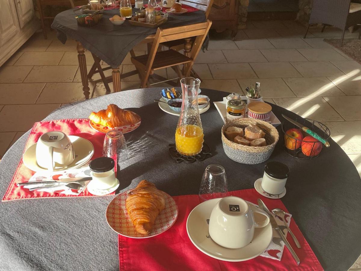 Charmant logement avec piscine et table d'hôtes, proche de Solesmes et de l'abbaye. - FR-1-410-407 - Housity