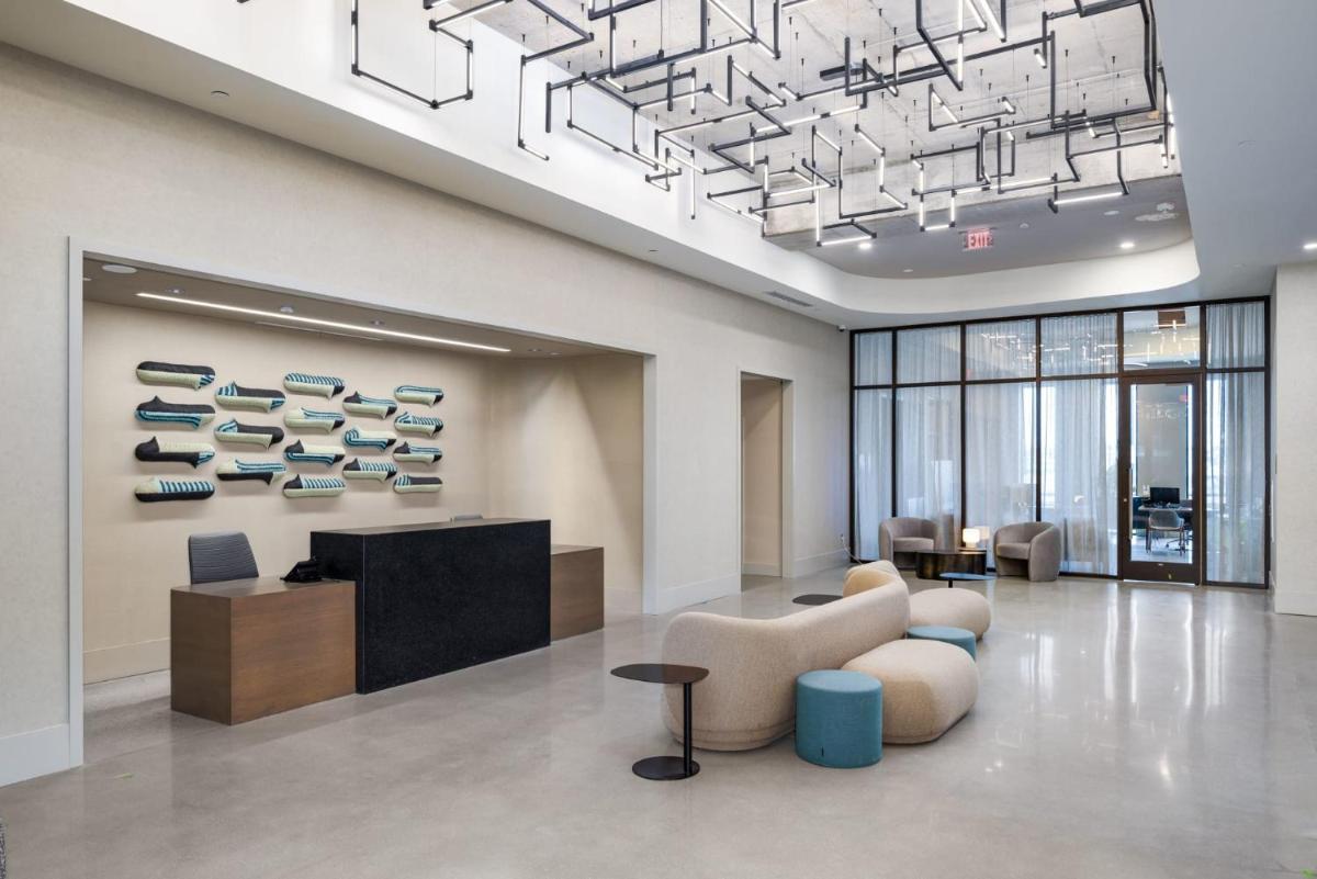 Contemporary City Living Apartments in Nashville - Housity