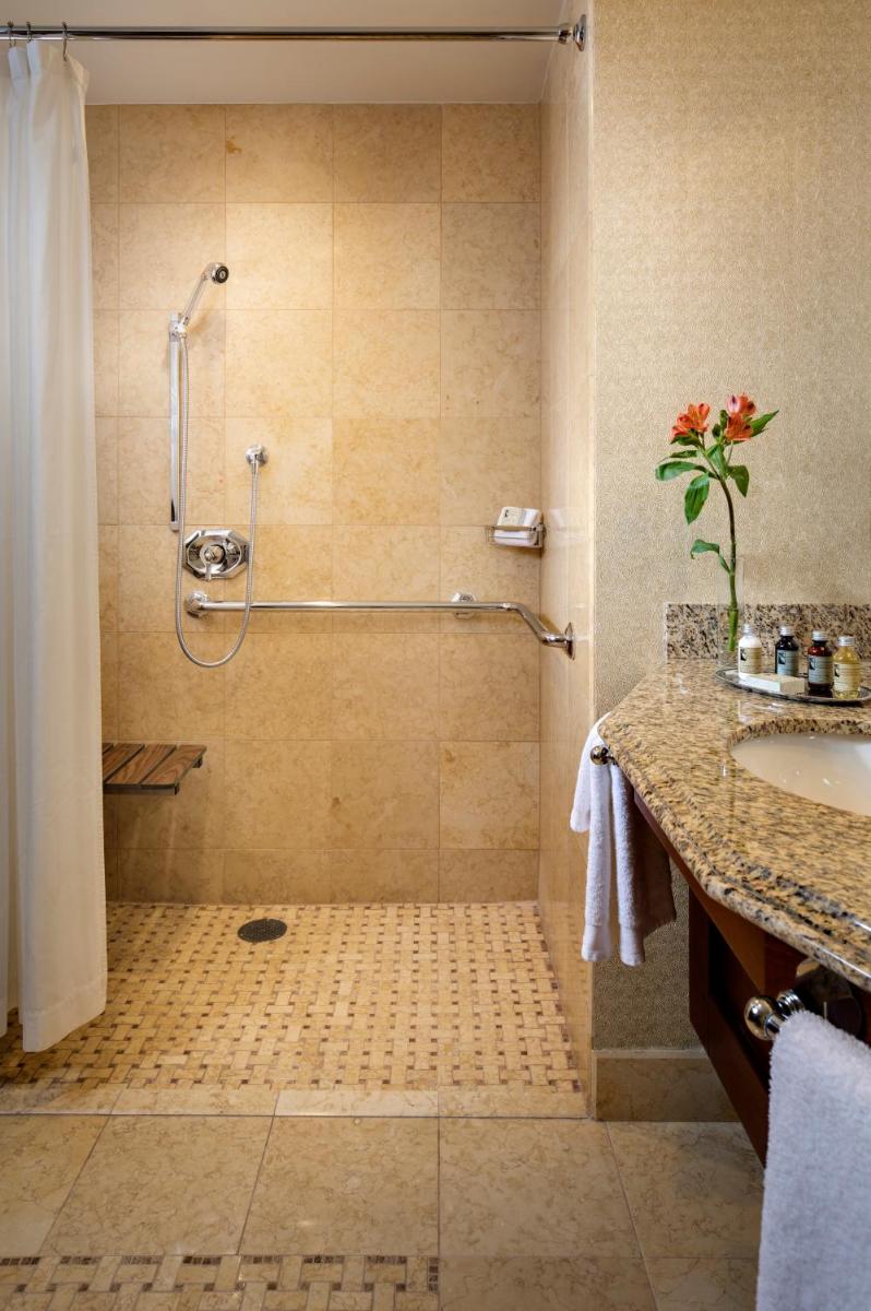 The Lodge at Torrey Pines - Housity