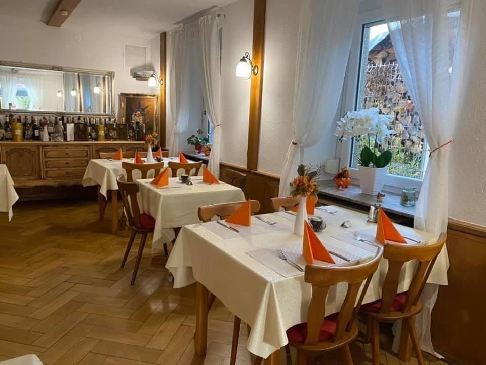 Hotel 7 Winden - Housity