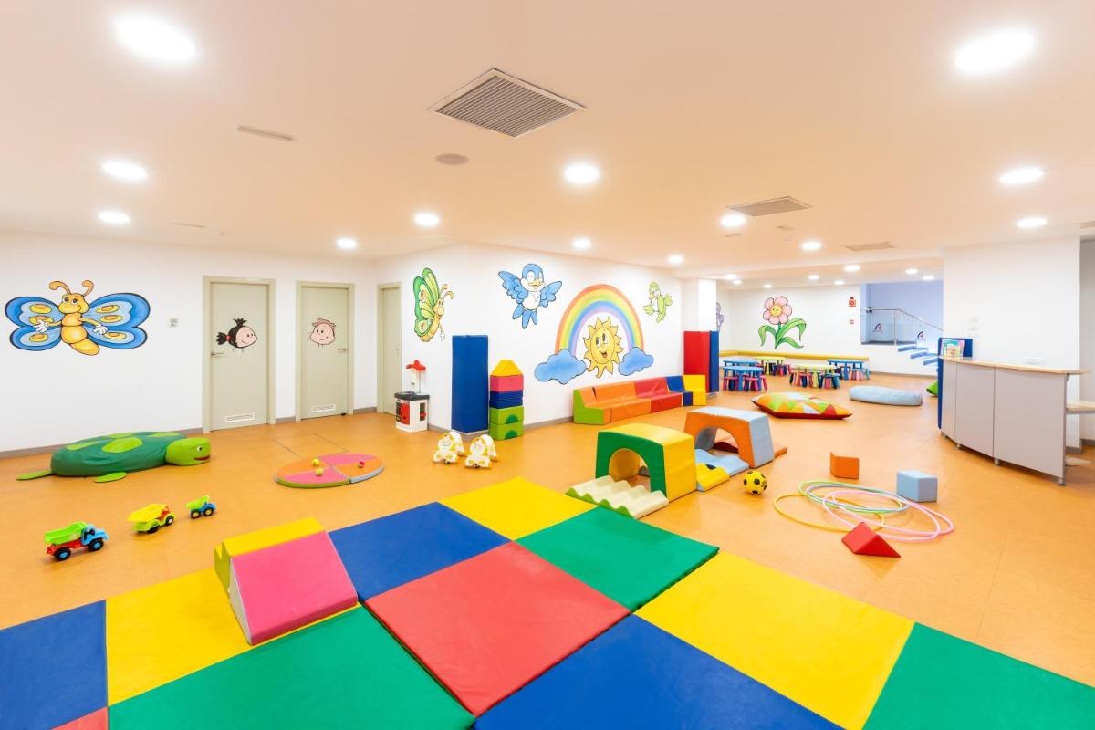 Club infantil en Alexandre Troya