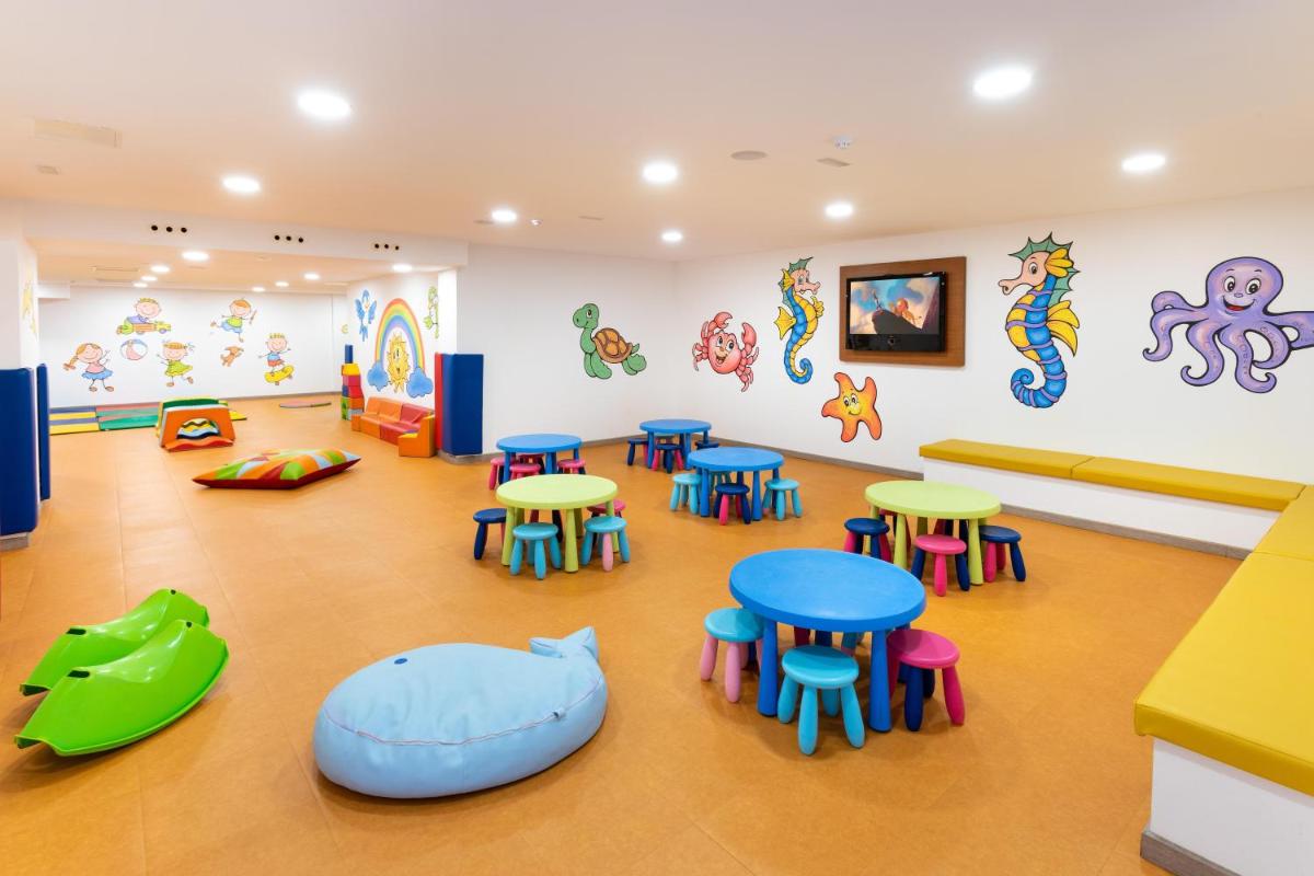Club infantil en Alexandre Troya