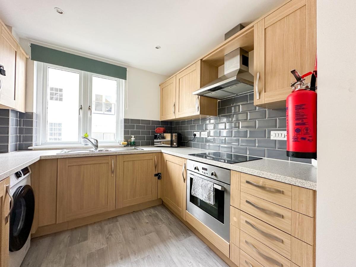 Luxury 2 Bedroom City Centre Apartment - Secure Parking - Amazing location! - Housity