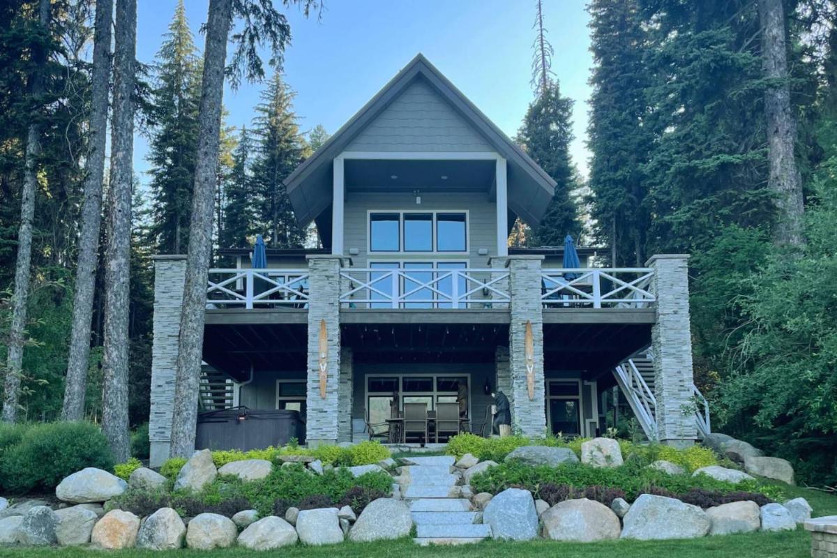Pilgrims Cove Lake House - Housity