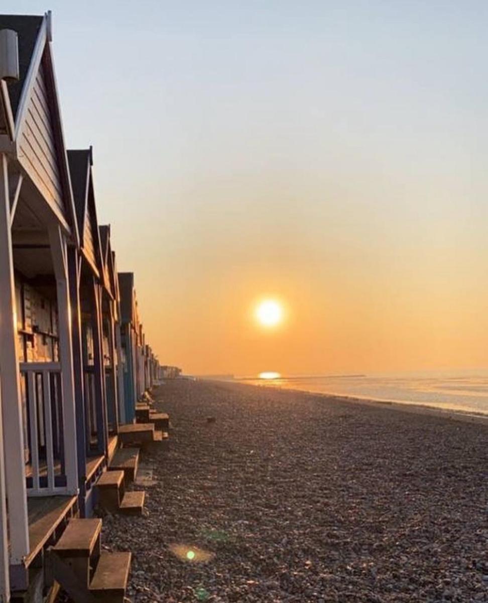 Evening Tide - Housity