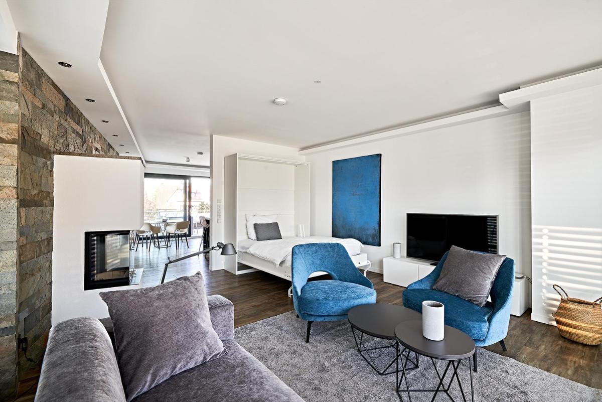 Luxury LakeLove - Housity