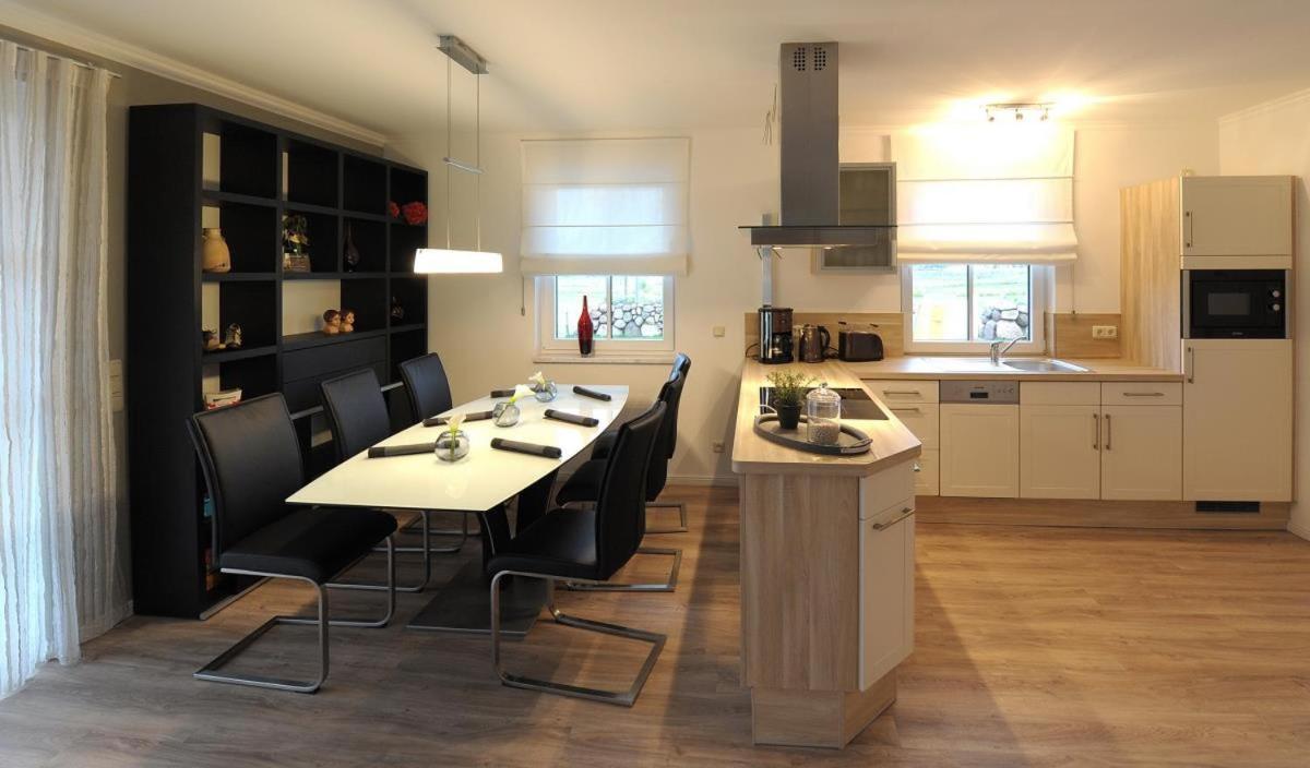 Forsthaus, exclusives 5-Sterne Reetdachhaus für 6 Personen in Fuhlendorf - Housity