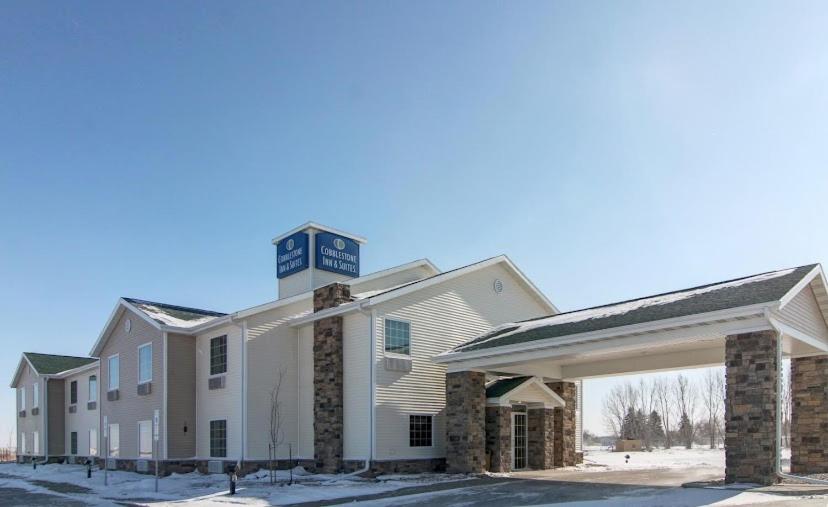 Travelodge by Wyndham Steele - Housity