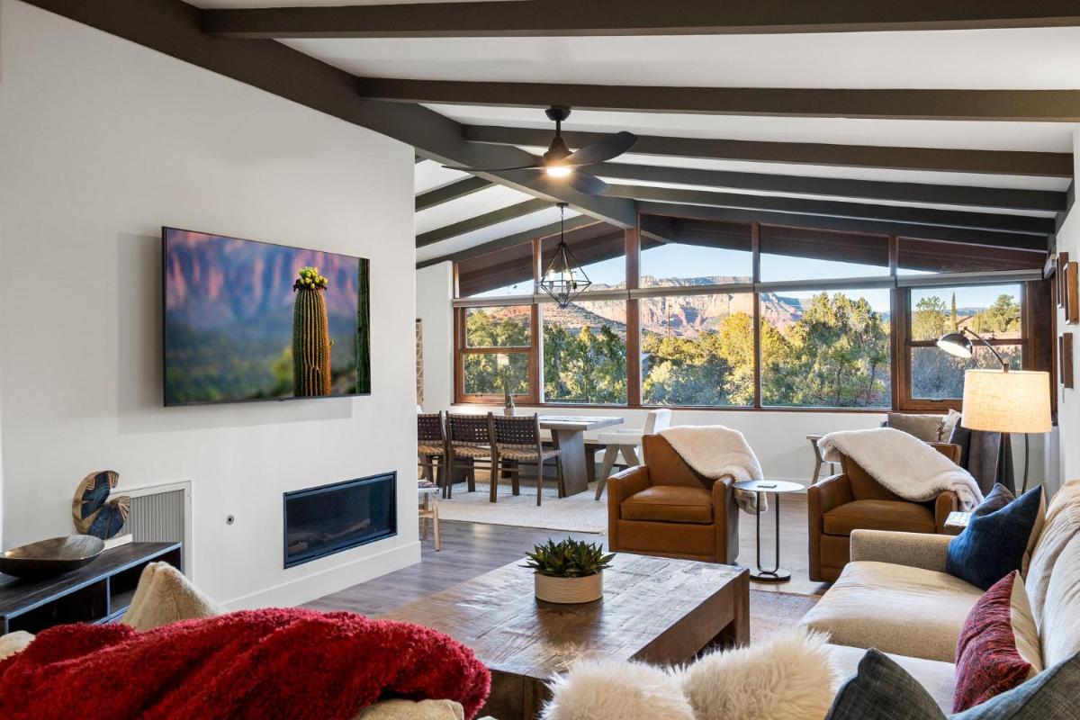 Modern Secluded with Amazing Views Hot Tub Casita - Housity