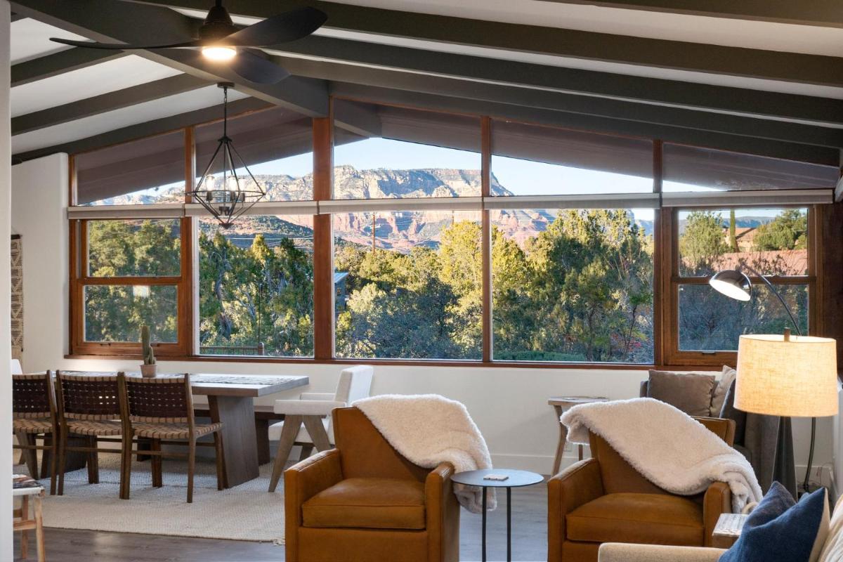Modern Secluded with Amazing Views Hot Tub Casita - Housity