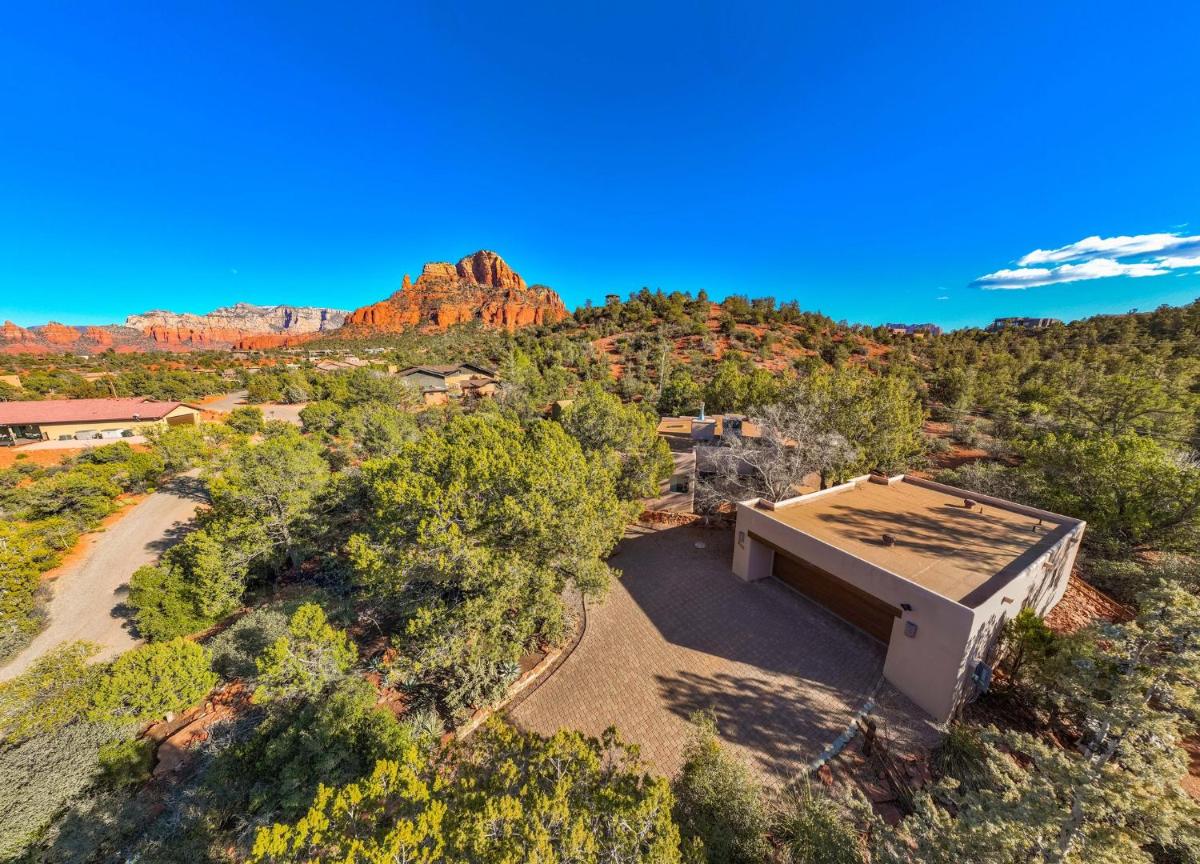 Modern Secluded with Amazing Views Hot Tub Casita - Housity