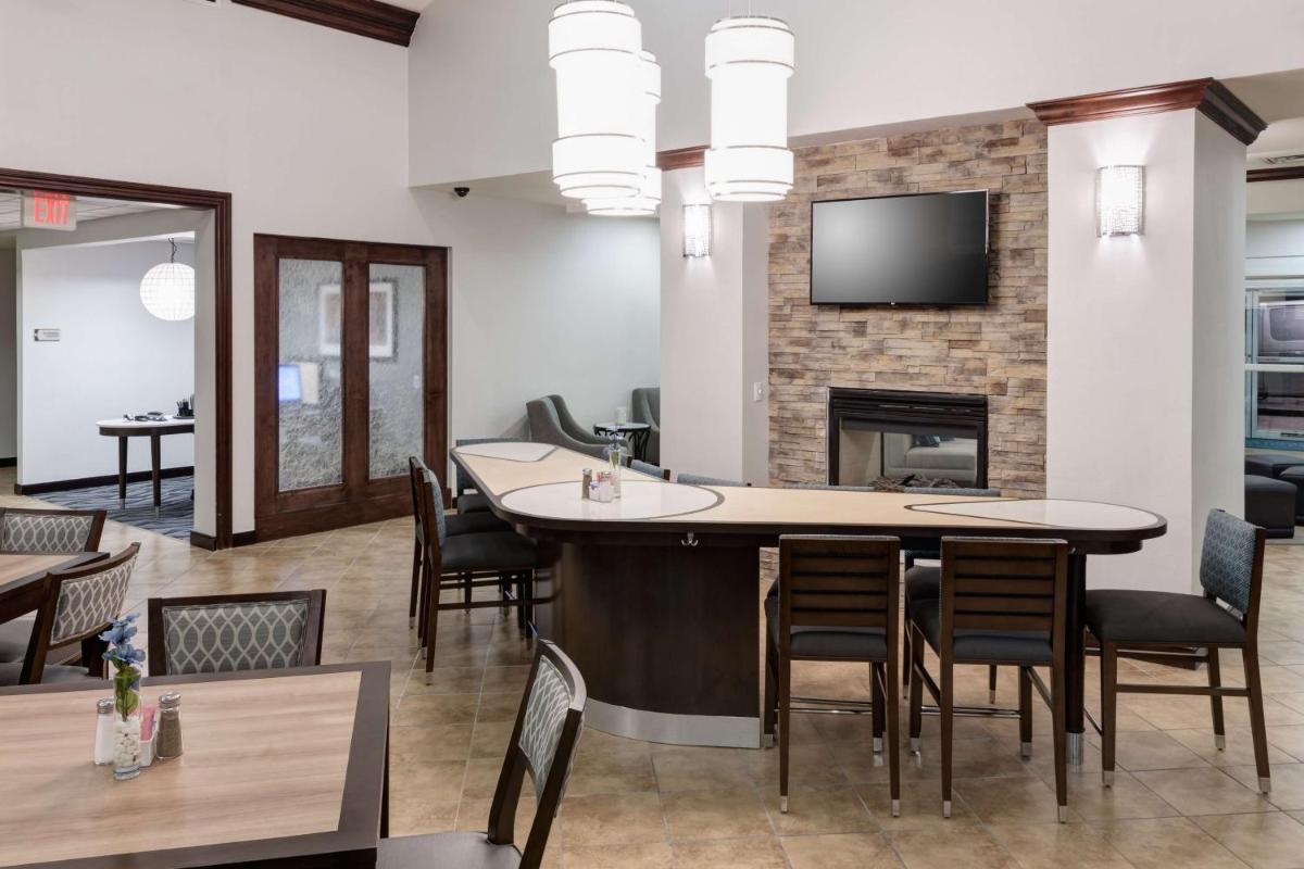 Homewood Suites by Hilton El Paso Airport - Hizvo