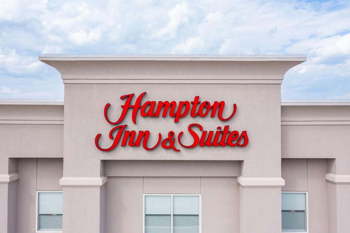 Hampton Inn & Suites Greensboro/Coliseum Area - Housity