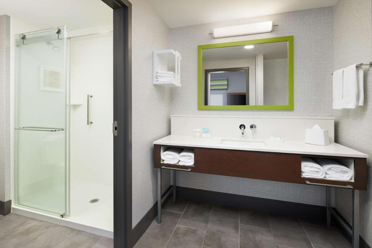 Hampton Inn Franklin, IN - Housity