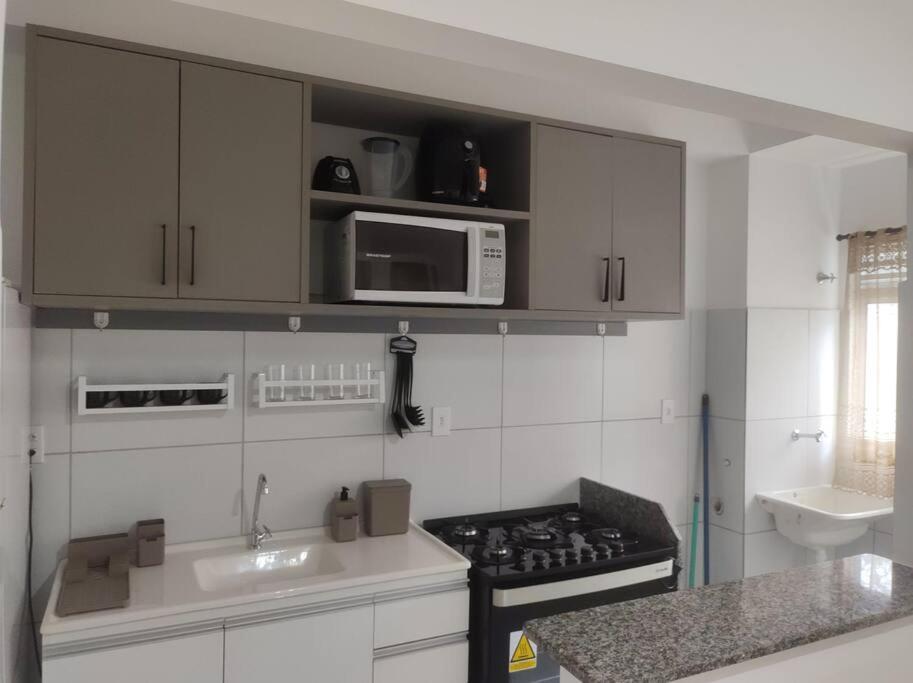 Apt há 10 minutos da Praia. - Housity