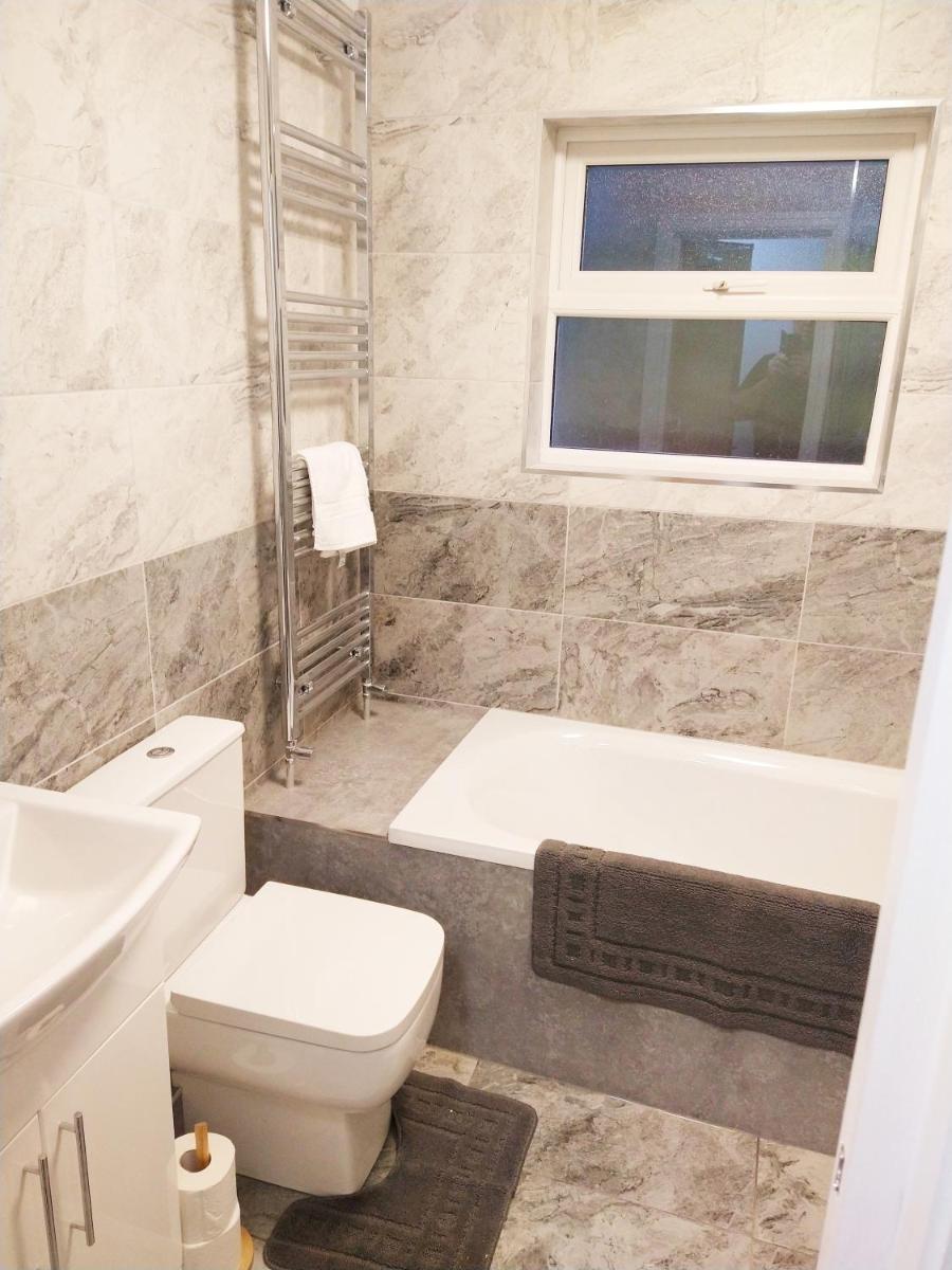 Park Lane Ground Floor Apartment - Workington Town Centre Location - Free Overnight parking - Housity