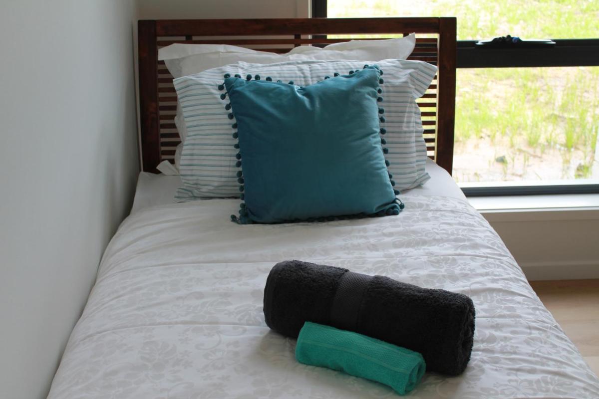 The Woodlands Hideaway - Premium Acreage Guesthouse - Housity