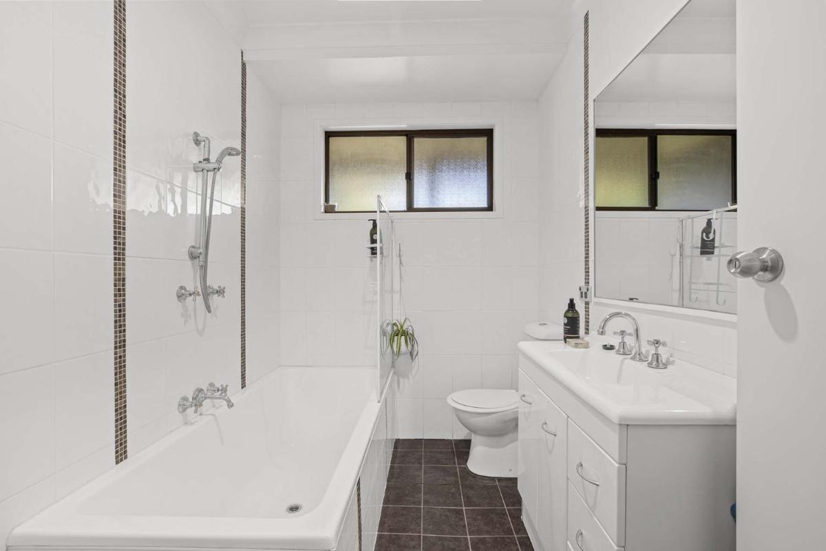 Emerald Hub 1 - Housity